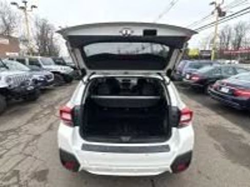 Used 2019 Subaru Crosstrek 2.0i Limited w/ Moonroof Package w/Navigation AWD/4WD image 18