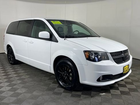 Used 2020 Dodge Grand Caravan GT image 3