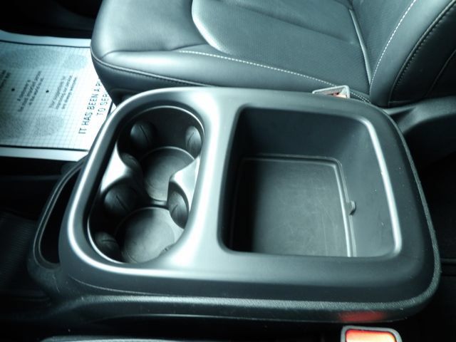 Used 2025 Chrysler Pacifica Select FWD image 38