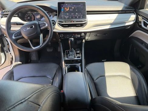 Used 2025 Jeep Compass Limited AWD/4WD image 8