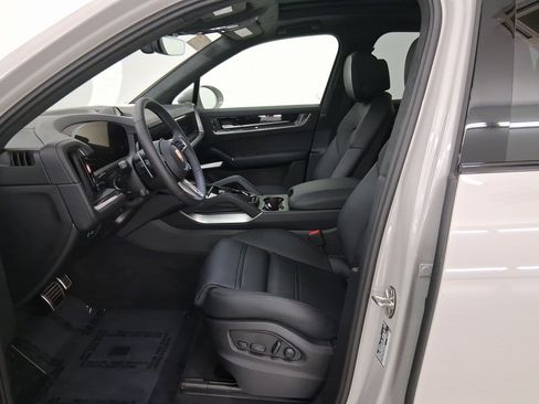 Certified 2026 Porsche Cayenne GTS image 5