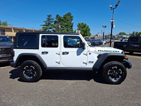 Used 2024 Jeep Wrangler Unlimited Rubicon 4xe AWD/4WD image 6