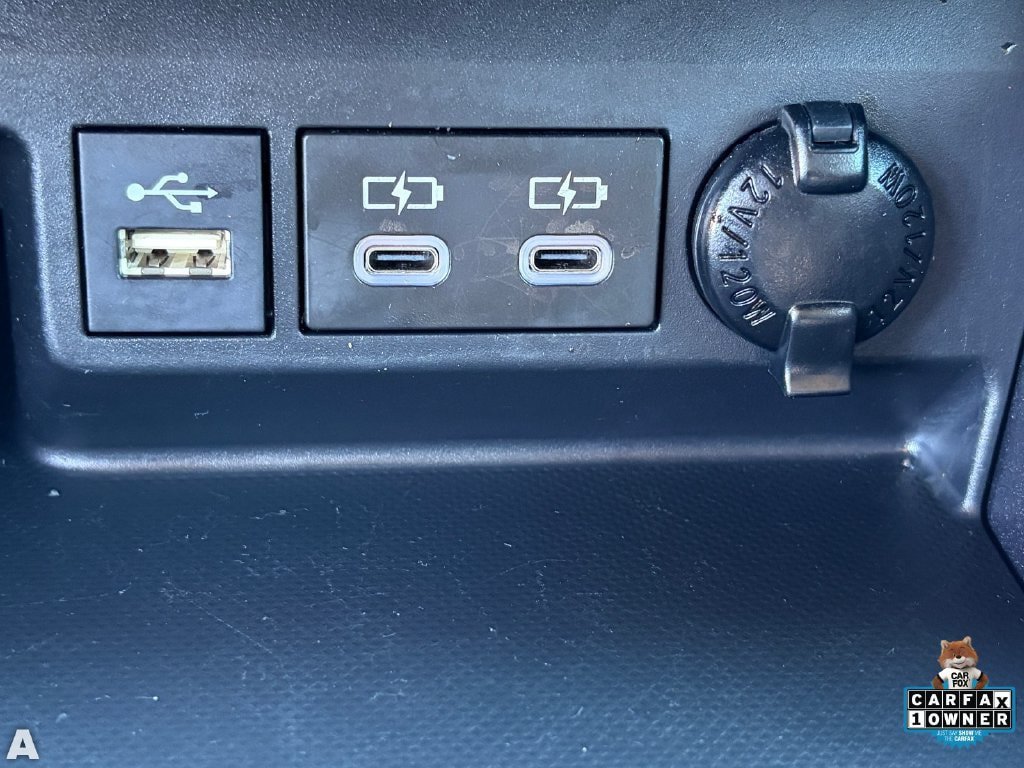 Used 2025 Toyota Highlander Platinum AWD/4WD image 30