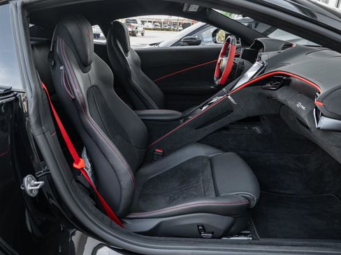 Used 2023 Ferrari Roma image 17