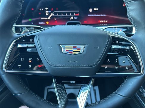 Certified 2025 Cadillac Escalade V w/ LPO, ONYX Package AWD/4WD image 27