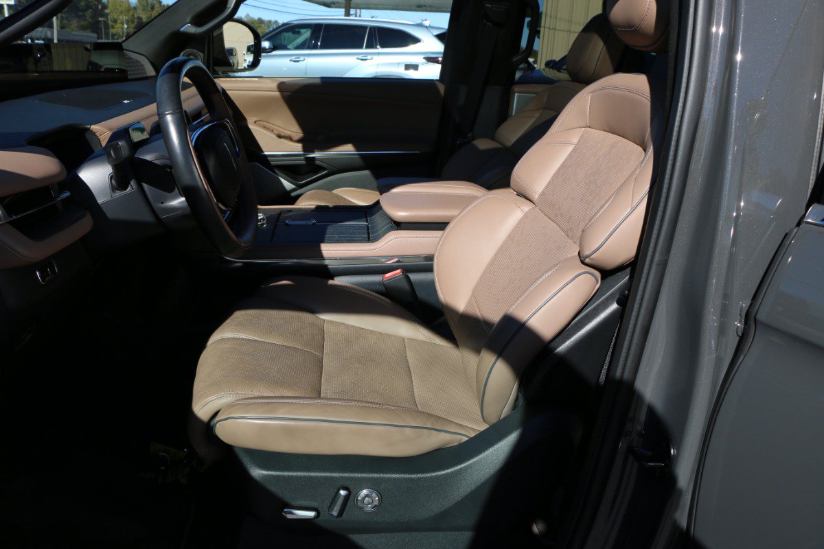 Used 2025 Lincoln Navigator Black Label AWD/4WD image 29