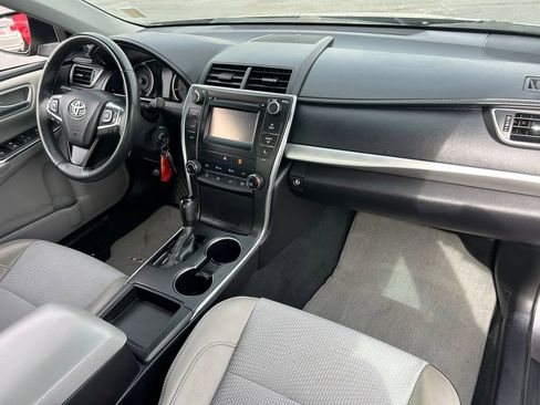 Used 2017 Toyota Camry SE image 30