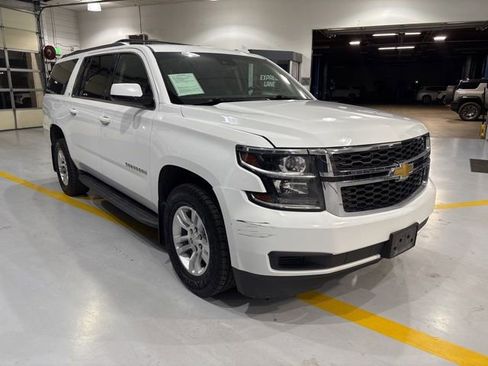 Used 2018 Chevrolet Suburban LT AWD/4WD image 9