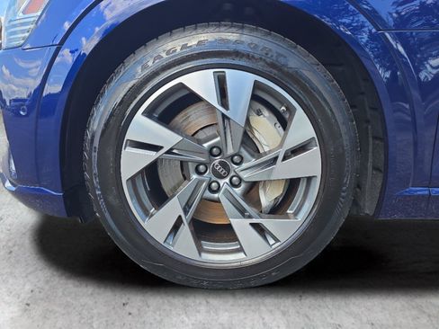 Used 2022 Audi e-tron Premium AWD/4WD image 30