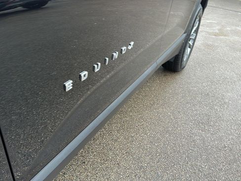 Used 2025 Chevrolet Equinox LT image 3