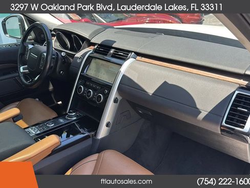 Used 2017 Land Rover Discovery HSE AWD/4WD image 50