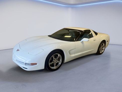 Used 1998 Chevrolet Corvette Coupe w/ Memory Pkg RWD image 3