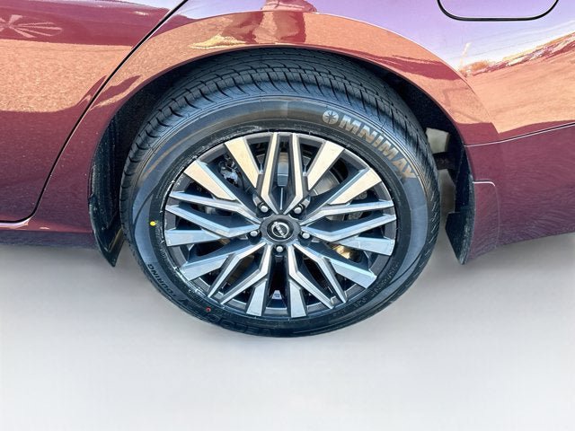Used 2023 Nissan Altima 2.5 SV w/ SV Premium Package AWD/4WD image 26