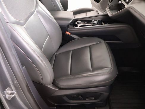 Used 2025 Ford Explorer Active w/ Active Comfort Package image 15