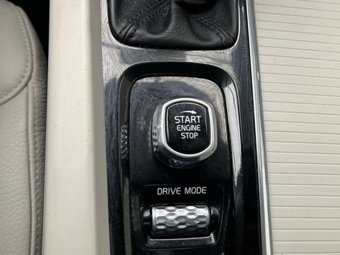 Used 2019 Volvo S60 T6 Momentum w/ Premium Package image 20