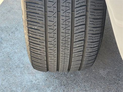 Used 2022 Mercedes-Benz GLE 450 4MATIC image 11