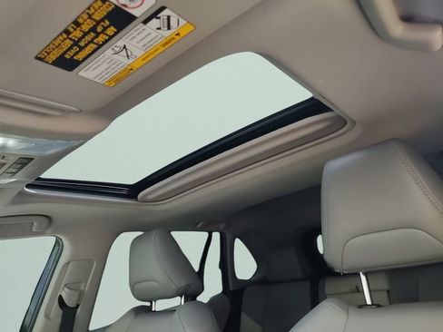 Used 2020 Toyota RAV4 XLE Premium FWD image 25