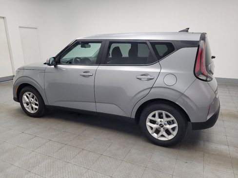 Used 2025 Kia Soul LX image 3