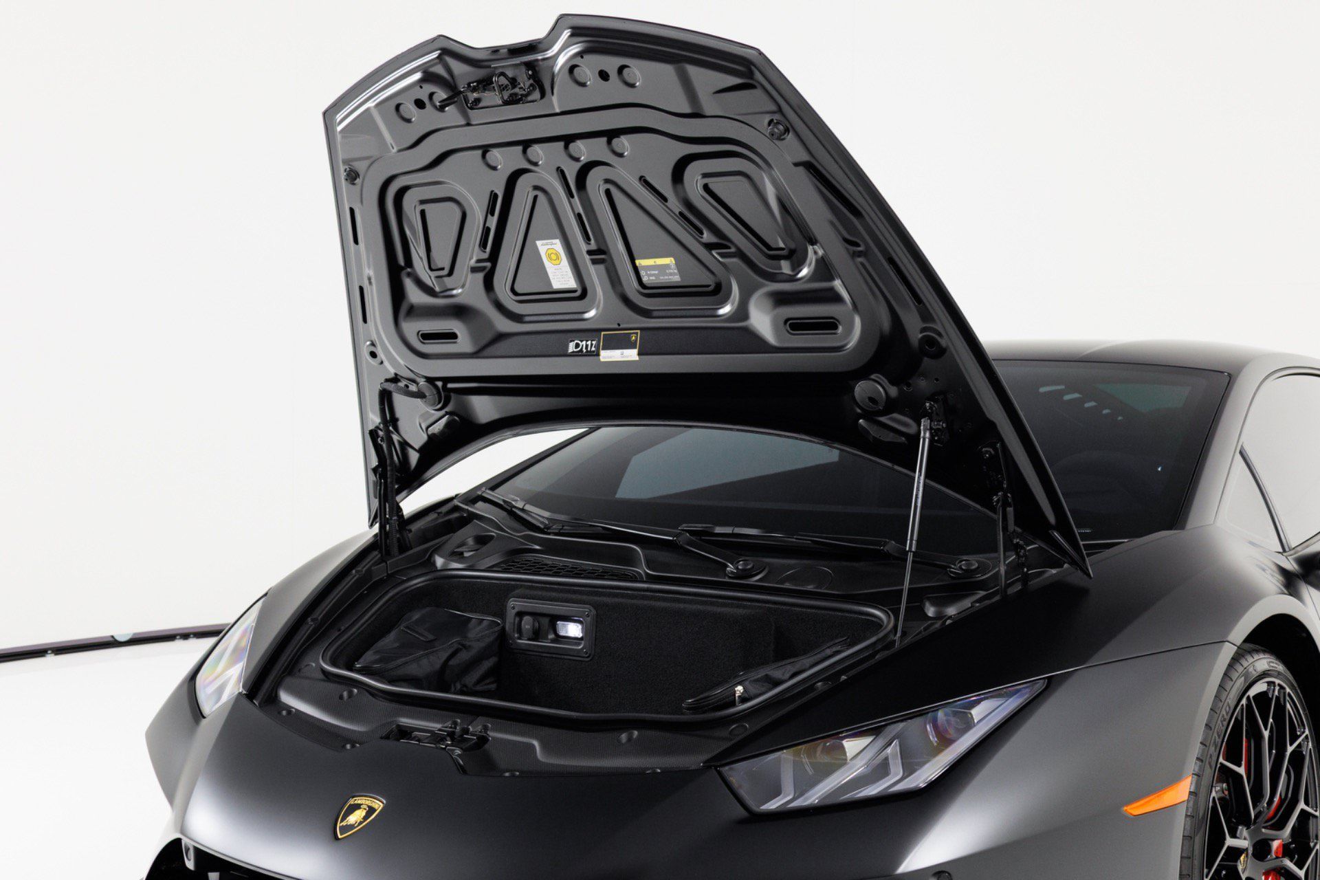 Used 2023 Lamborghini Huracan EVO RWD image 50