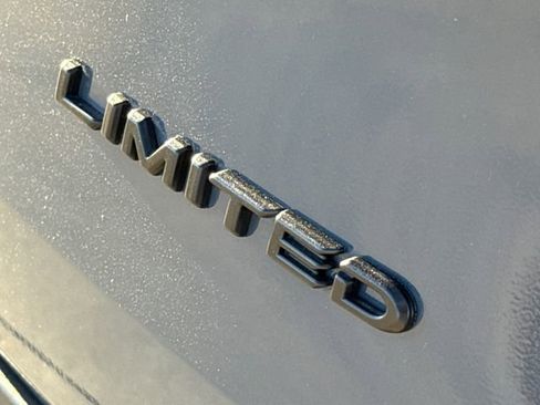 Used 2025 Toyota Grand Highlander FWD image 9