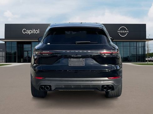 Used 2022 Porsche Cayenne Platinum Edition image 6