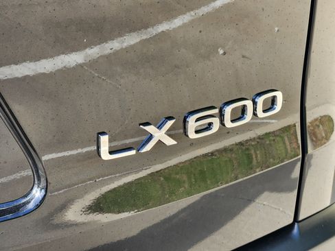 New 2026 Lexus LX 600 4WD w/ Premium Package image 26