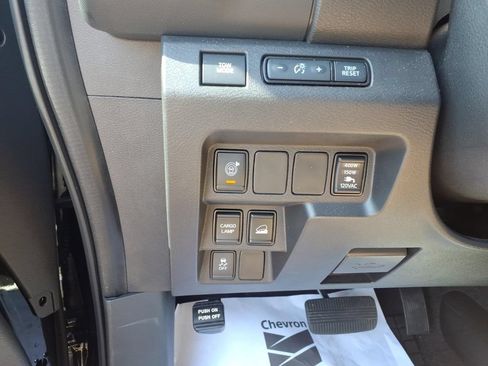 Used 2024 Nissan Frontier SV w/ Technology Package AWD/4WD image 12