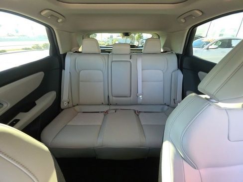 Used 2023 Nissan Ariya FWD image 22