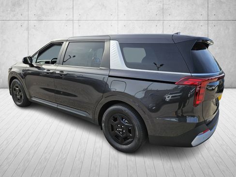 New 2026 Kia Carnival LX image 5