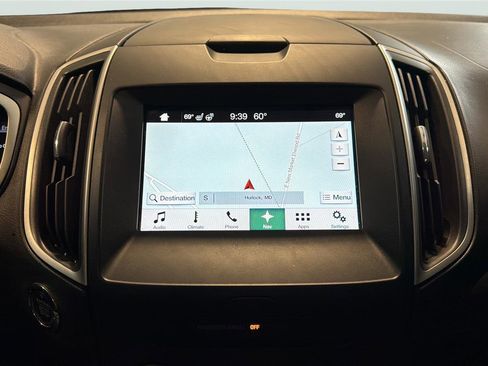 Used 2017 Ford Edge SEL w/ Equipment Group 201A AWD/4WD image 18