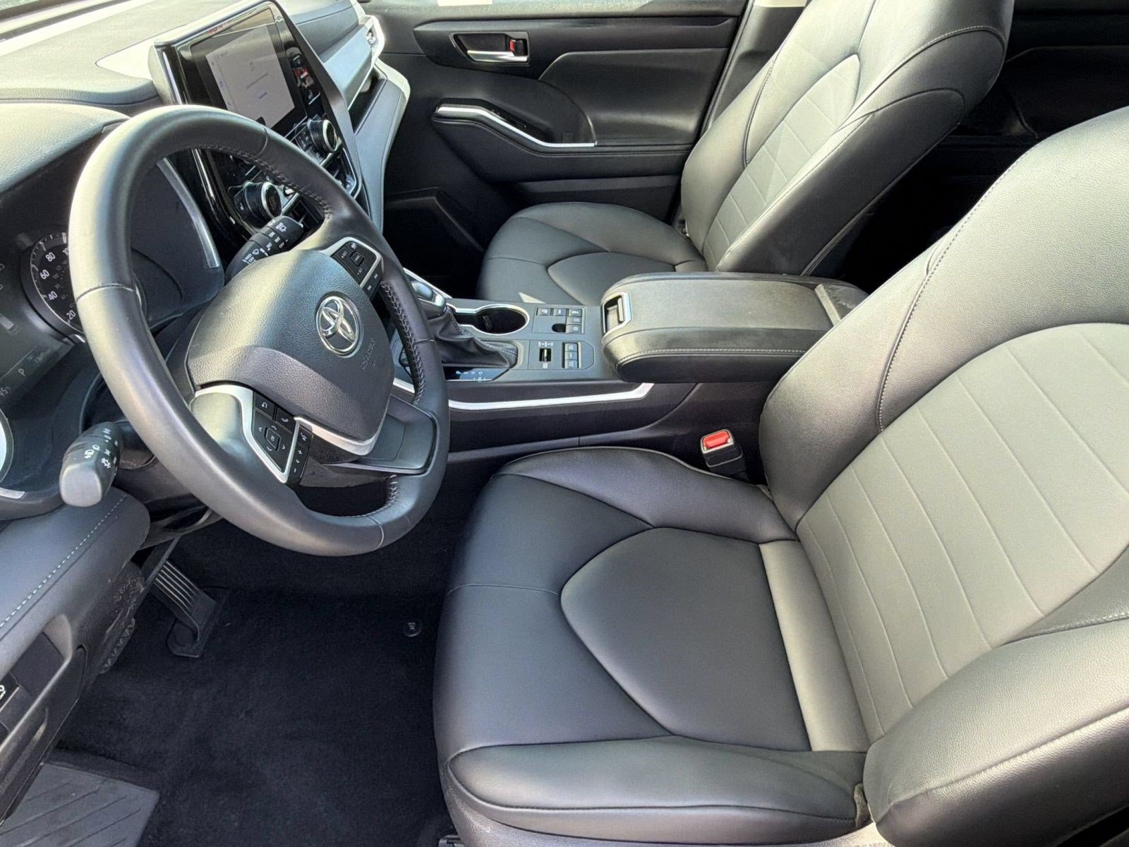 Used 2026 Toyota Highlander XLE AWD/4WD image 5