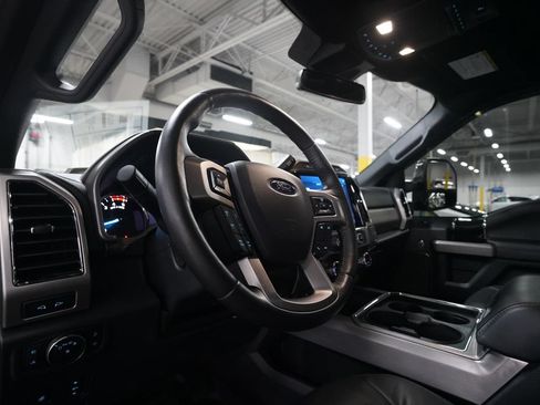 Used 2022 Ford F350 Platinum w/ FX4 Off-Road Package AWD/4WD image 8