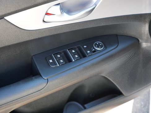 Certified 2024 Kia Forte LXS w/ LXS Technology Package image 19