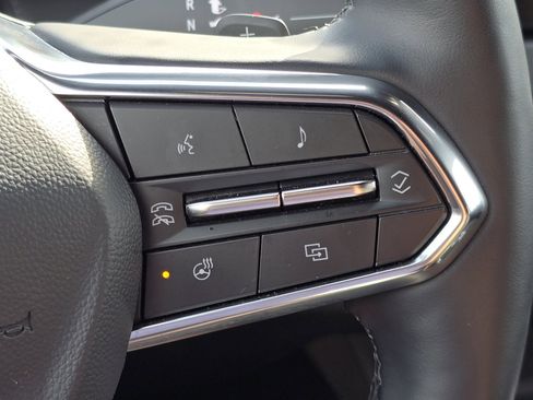 Used 2025 Chevrolet Equinox LT image 11