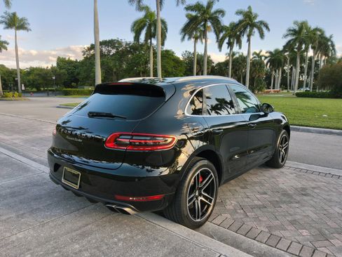 Used 2018 Porsche Macan Turbo AWD/4WD image 8