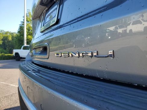 Used 2024 GMC Yukon XL Denali w/ Advanced Technology Package RWD image 8