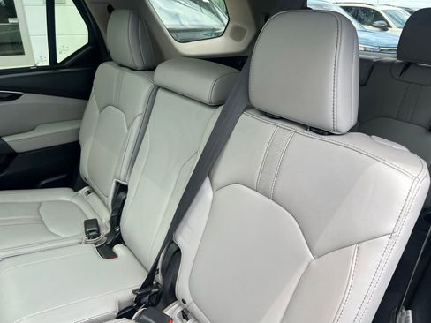 Used 2024 Honda Pilot Touring image 18