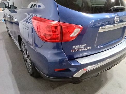 Used 2018 Nissan Pathfinder Platinum AWD/4WD image 26