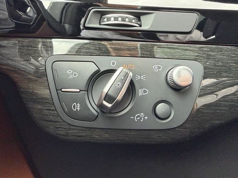 Used 2018 Audi Q7 3.0T Prestige w/ Prestige Package AWD/4WD image 36