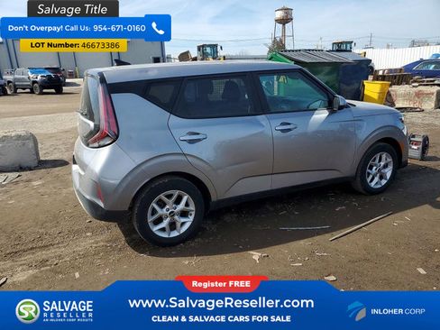 Used 2023 Kia Soul LX w/ LX Technology Package image 4