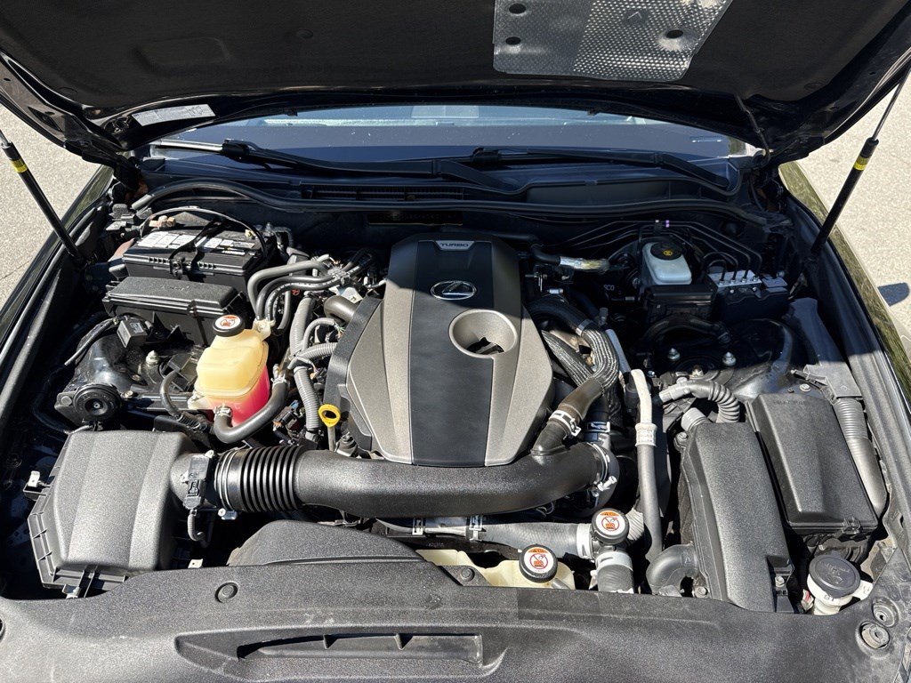 Used 2017 Lexus IS 200t RWD image 38