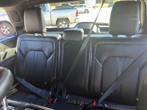 Used 2019 Ford Expedition Limited w/ Equipment Group 301A image 9