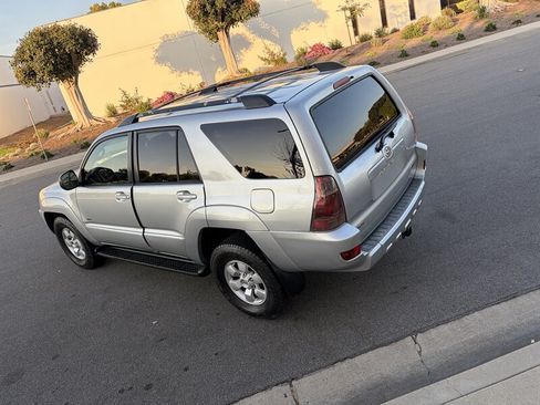 Used 2004 Toyota 4Runner SR5 RWD image 12