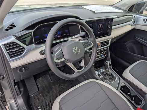 New 2026 Volkswagen Taos SE FWD image 14