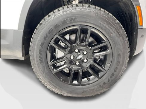 Used 2024 Land Rover Defender 110 S AWD/4WD image 13
