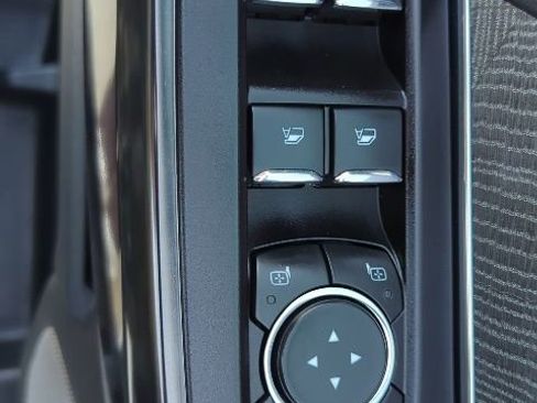 Used 2022 Ford F150 Platinum w/ FX4 Off-Road Package image 17