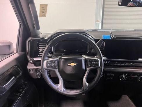 Used 2024 Chevrolet Silverado 2500 LT image 21