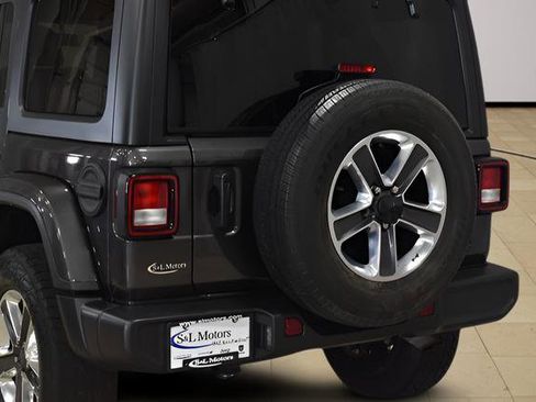 Used 2021 Jeep Wrangler Unlimited Sahara AWD/4WD image 31