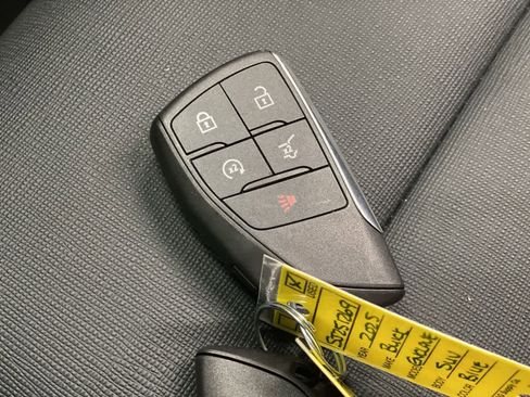 Used 2025 Buick Enclave Preferred image 29