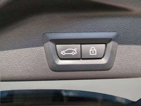 Used 2023 BMW X5 xDrive45e image 15